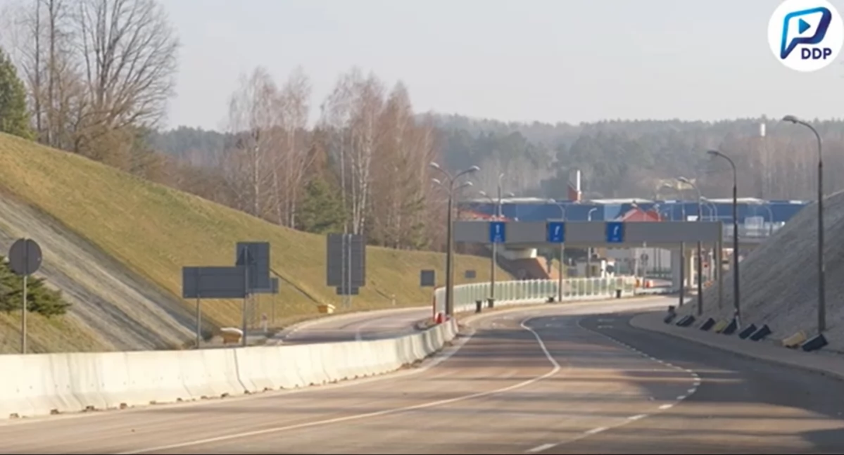 Dramatyczne sceny: kurier chciał rozjechać strażnika granicznego!