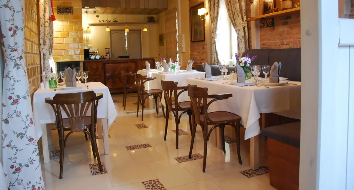 Artykuł Sponsorowany, Stoczek Restauracja Białowieży Gdzie Tradycja Spotyka Nowoczesność - zdjęcie, fotografia