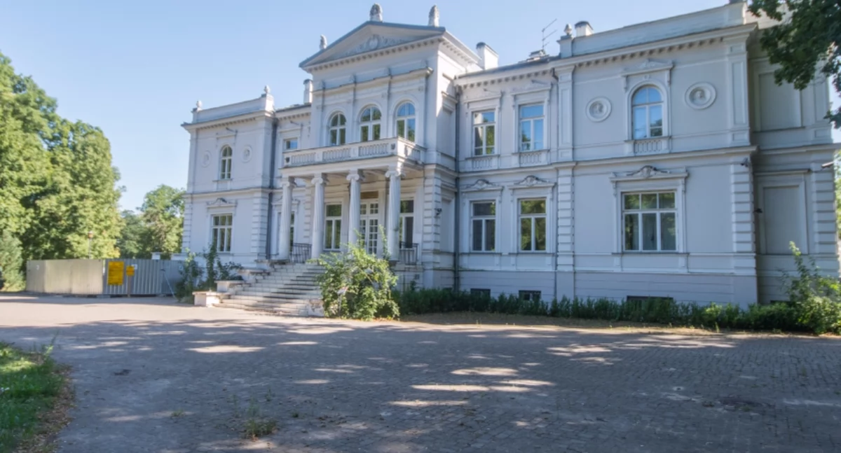 Pałacyk Lubomirskich w Białymstoku i jego skomplikowana historia. Jak Białystok stracił szansę na zabytek (WIDEO)