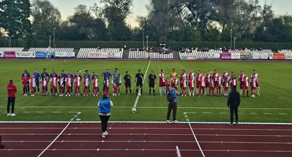 Ekipa z Łomży zagrała dobry mecz, ale to pierwszoligowiec z Opole awansował Fot. ŁKS Łomża