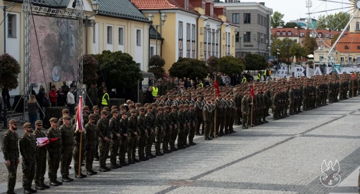 Podlascy terytorialsi na Rynku Kościuszki / Fot. 1. PBOT