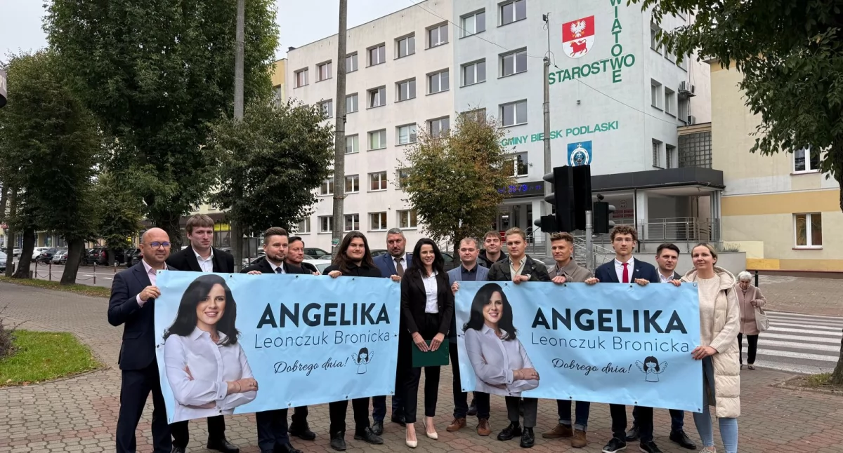 Angelika Leończuk-Bronicka (na zdjęciu w środku) wraz ze swoim sztabem / Fot. mat. pras.