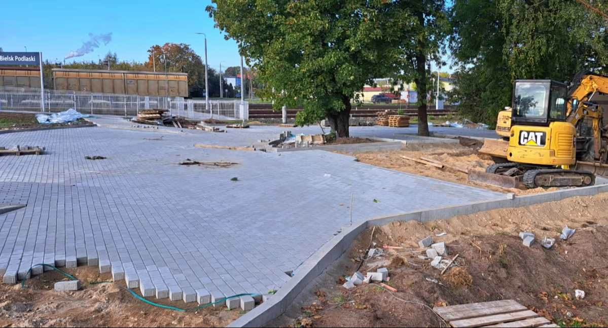 Koniec kłopotów z parkowaniem przy bielskiej stacji: PLK budują parking tuż przy peronach