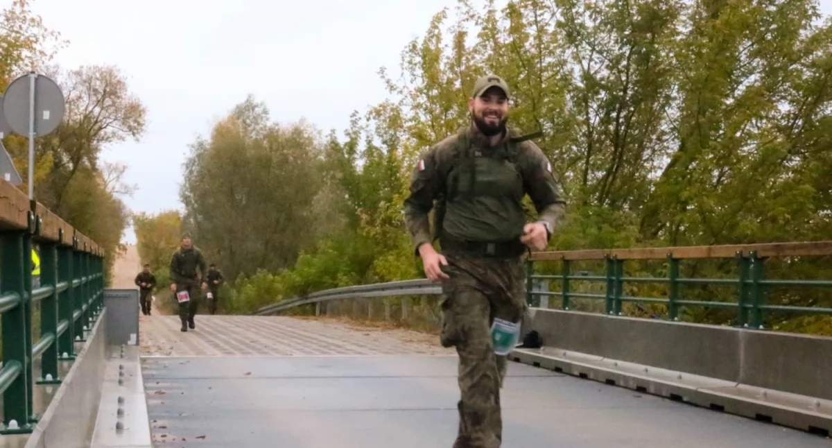 Żołnierz podczas zmagań / Fot. 1. PBOT