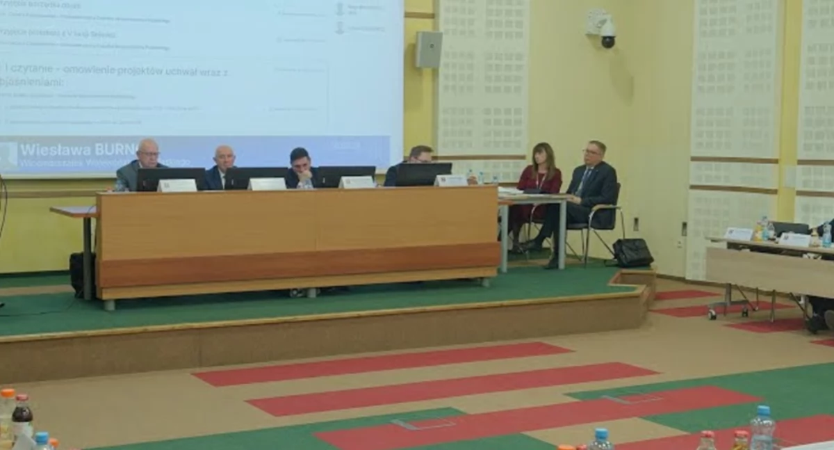 Znowu będzie gorąco na podlaskim Sejmiku. Xylopolis, Mercosur i pensja marszałka. Plus watykańska wycieczka