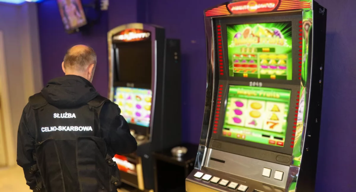 Cios w nielegalny hazard: Podlaska KAS likwiduje salony gier w Łomży i Ostrowi Mazowieckiej