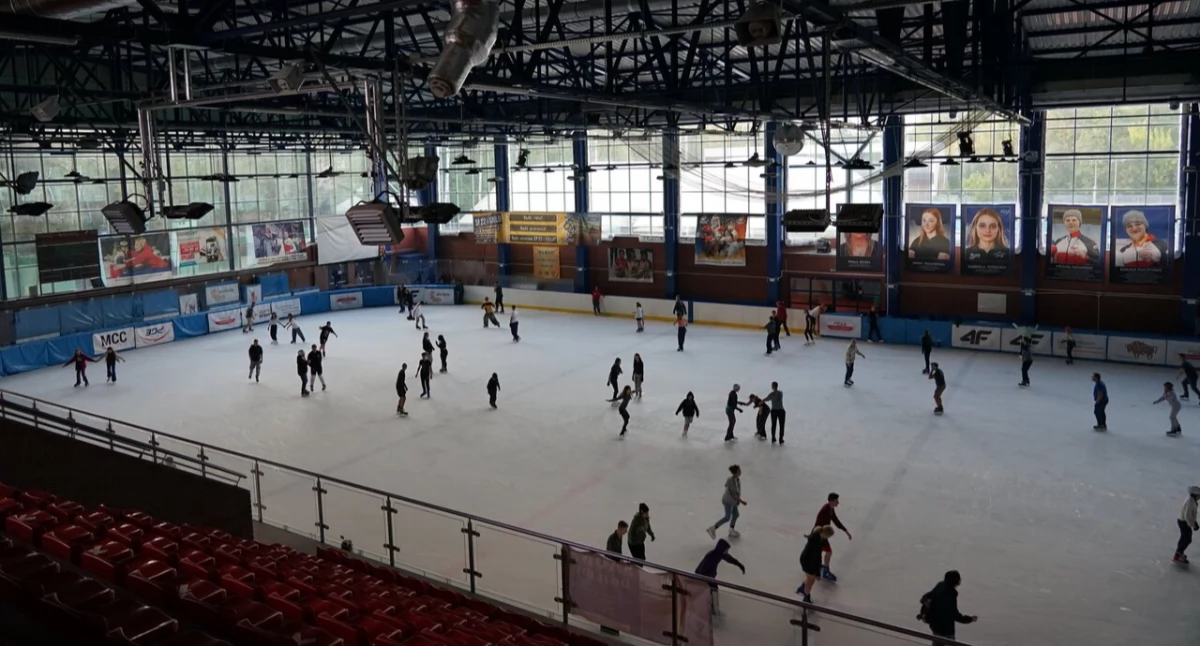 Pożegnaj kolejki do kas: w Białymstoku łyżwy dostępne kliknięciem