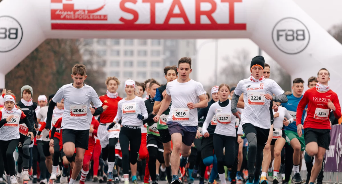 Biało-czerwone tłumy w Biegu dla Niepodległej w Białymstoku