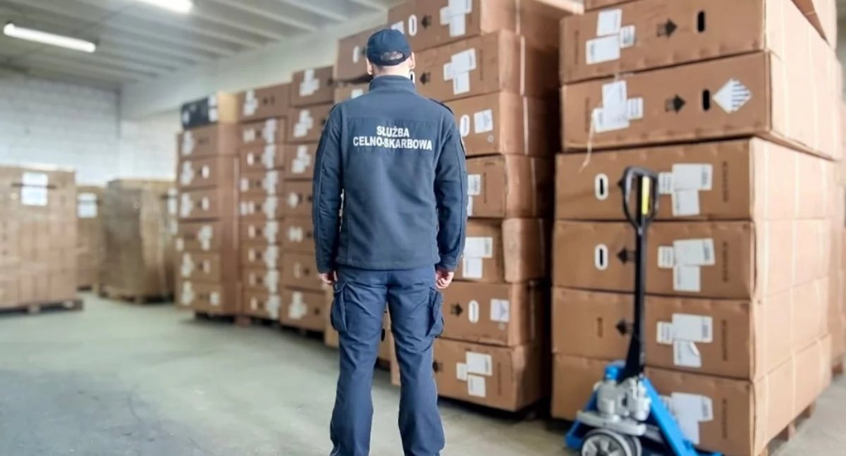 Podlaska KAS rozbiła gigantyczny schemat wyłudzenia VAT na rowerach i hulajnogach elektrycznych