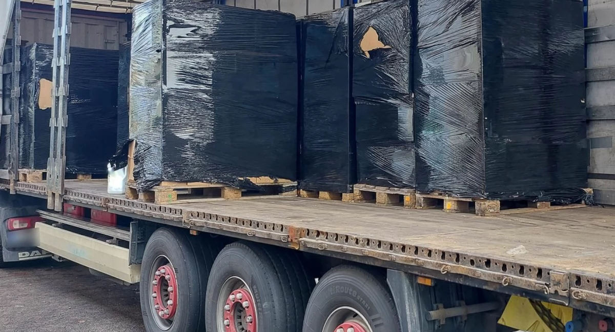 Wielka wpadka fałszerzy na S61. KAS przejęła 21 tysięcy litrów (nie)markowego płynu