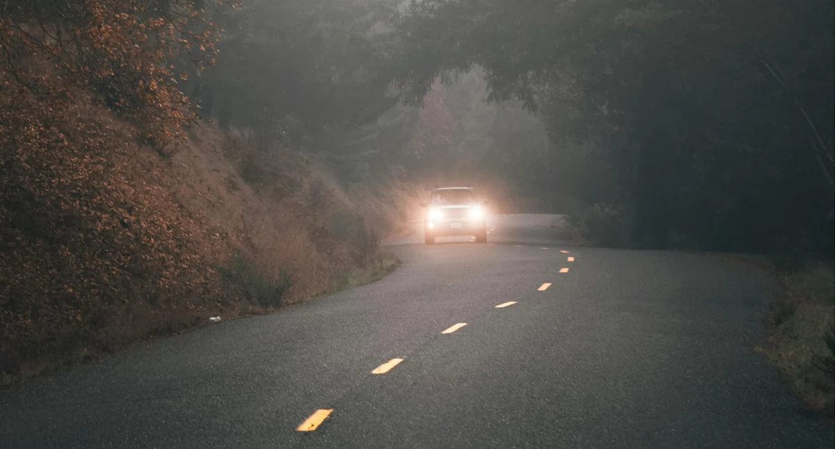 Śmierć w cieniu reflektorów: eksperci alarmują przed złudnym poczuciem bezpieczeństwa na drodze