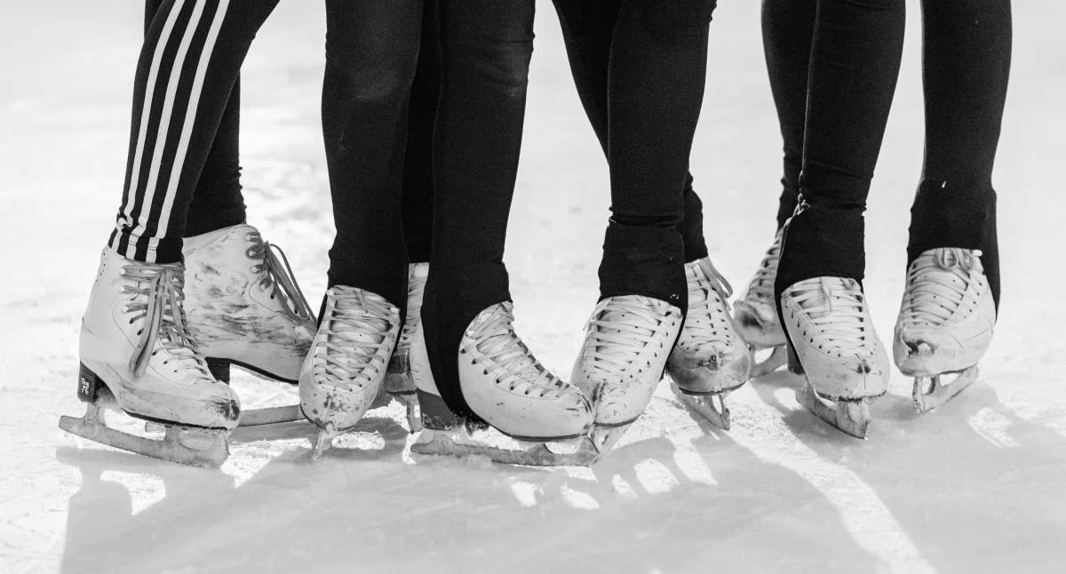 Lodowisko Biały Orlik już otwarte! Sprawdź godziny, cennik i sekrety pierwszych kroków na lodzie