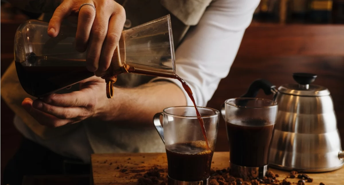 Sztuka parzenia kawy - dlaczego sposób przygotowania napoju liczy się bardziej niż same ziarna?
