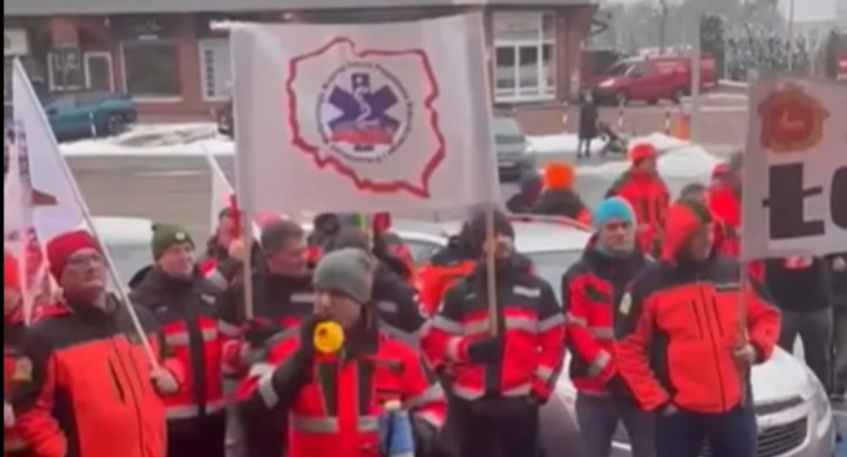Ratownicy medyczni sparaliżowali Sejmik. Zarząd ustąpił - nie będzie konsolidacji pogotowia i szpitali