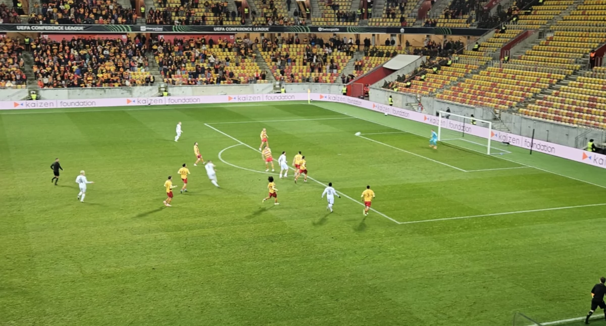 Liga Konferencji: Żółto-czerwoni ograli KuPS. Wielki krok do pucharowej wiosny.