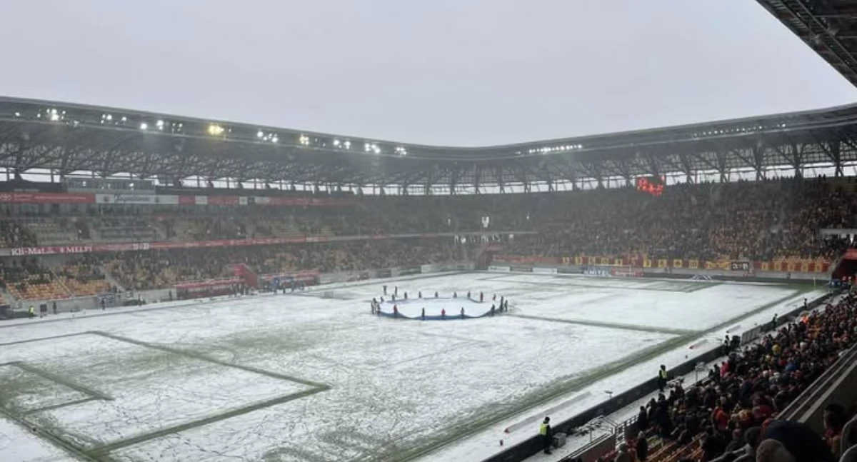 Jagiellonia w Katowicach: śnieg już nie przeszkodzi. Żółto-czerwoni chcą awansu! (WIDEO)