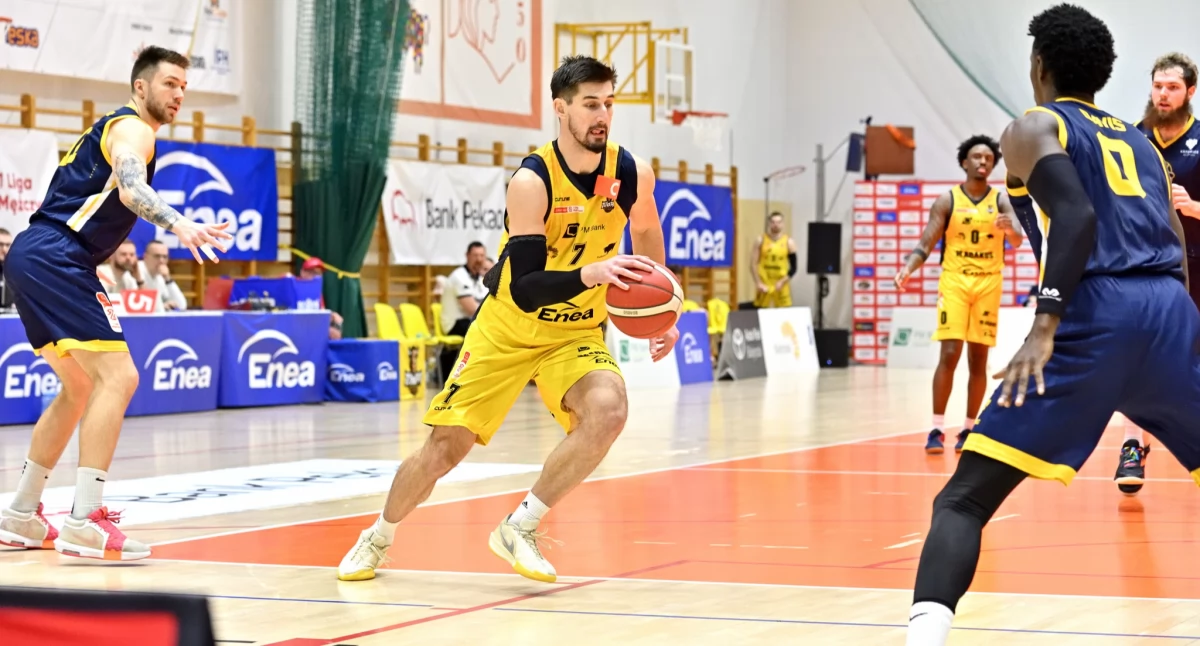 Koszykówka , Żubry grają jaskini Poświąteczne starcie Kociewskimi Diabłami - zdjęcie, fotografia