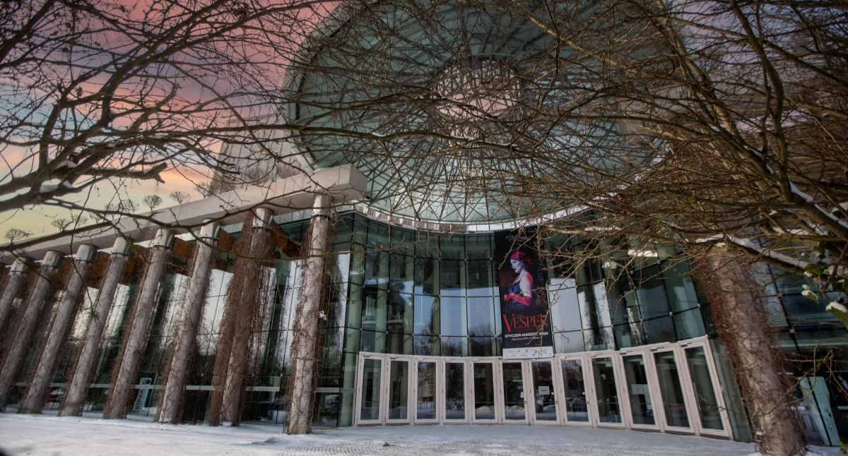 Główne wejście do OiFP / Fot. mat. pras.