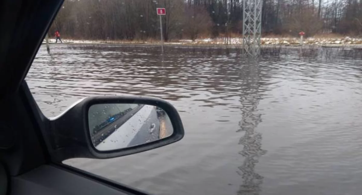 Alert, Podlasie wodą podtopienia alerty ostrzega roztopy uderzają region - zdjęcie, fotografia