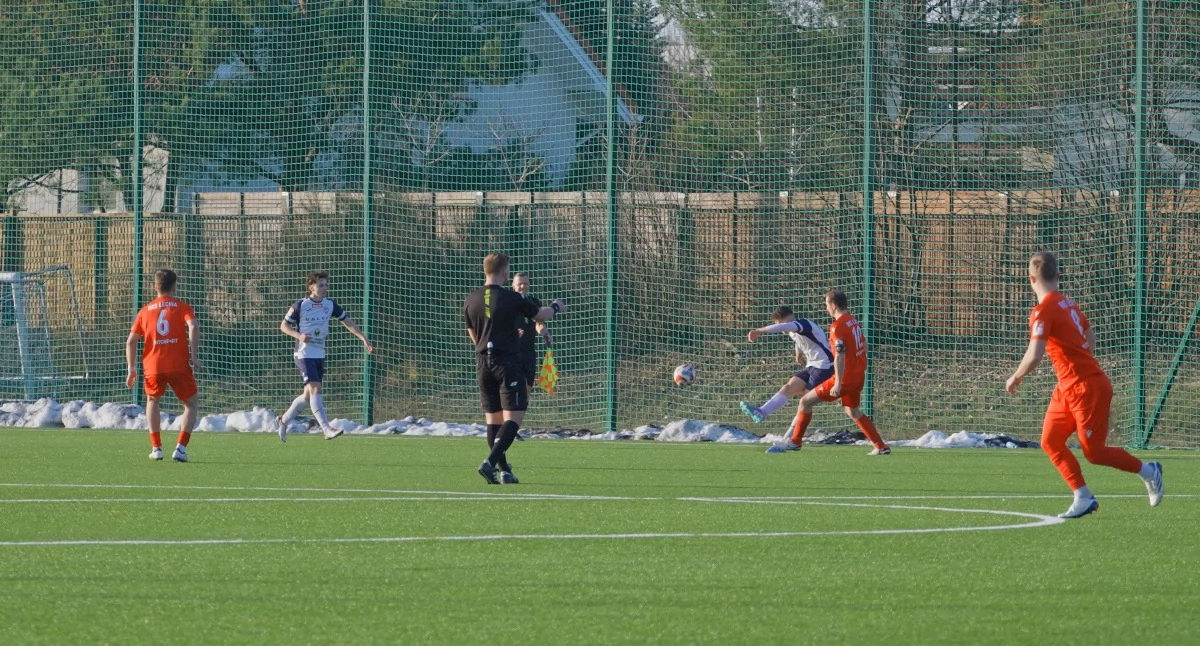 Piłka nożna, Wigry szukają przełamania Wasilków jaskini - zdjęcie, fotografia