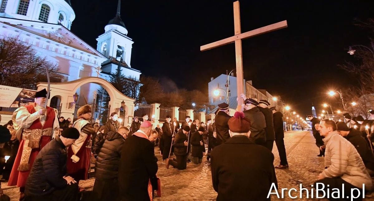 Religia, Droga Krzyżowa przeszła ulicami Białegostoku - zdjęcie, fotografia