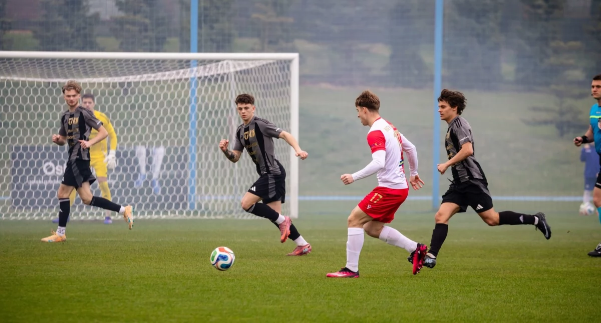 Piłka nożna, Podlaski Puchar Polski Faworyci mieli kłopoty - zdjęcie, fotografia