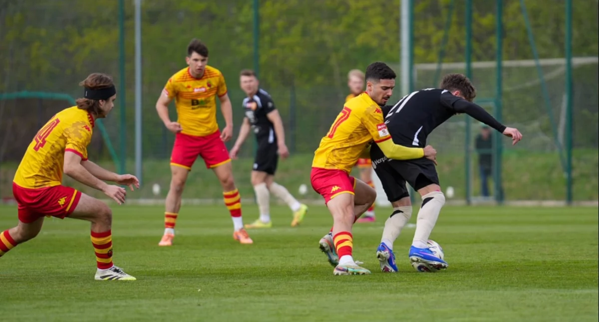 Piłka nożna, Piłkarski weekend Sobotnie wyniki niedzielny program - zdjęcie, fotografia