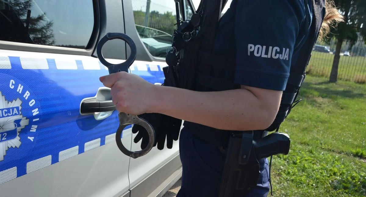 Kryminalne, Suwalski pogromca lusterek policjantów promile supermocy - zdjęcie, fotografia