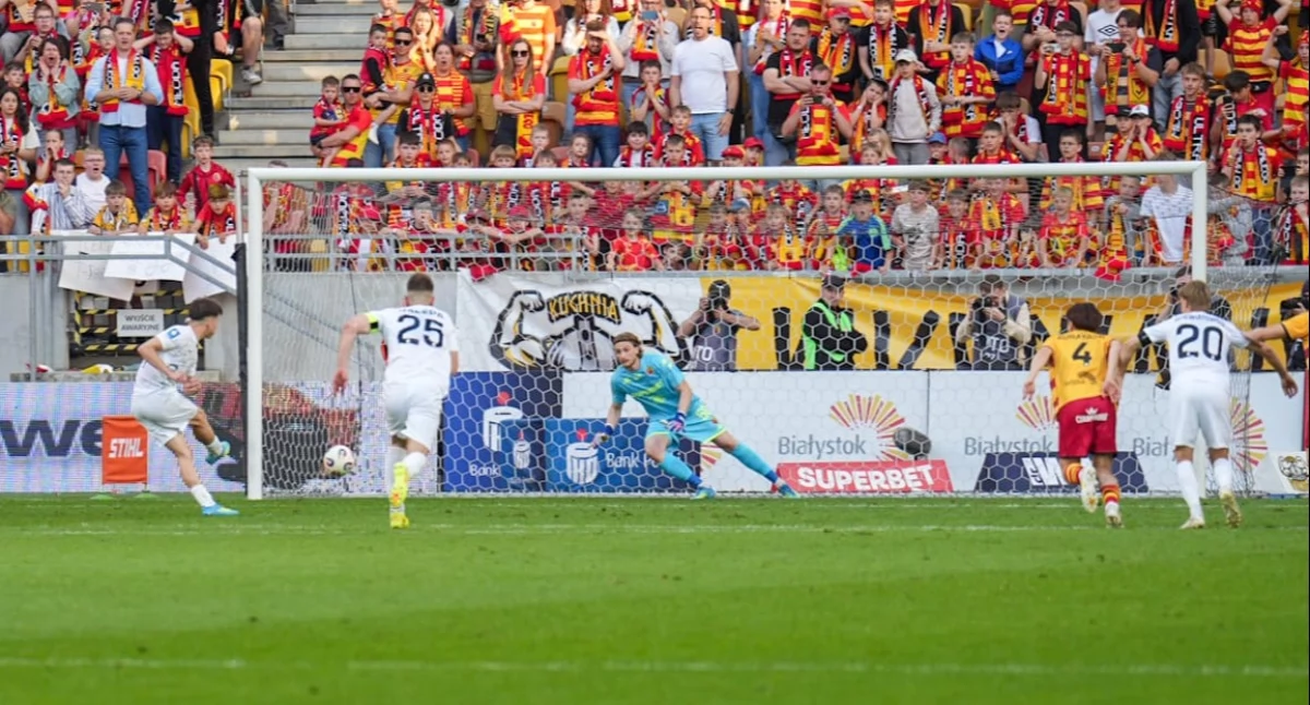 Jagiellonia, horror happy endem Jagiellonia brązowym medalem dzięki nieomylności Abramowicza - zdjęcie, fotografia