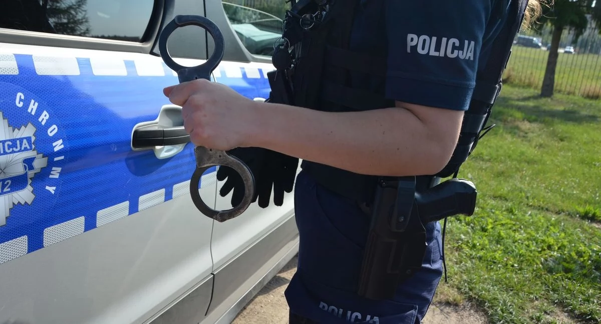 Kryminalne, Podniósł rękę własną matkę Agresor Augustowa zatrzymany - zdjęcie, fotografia