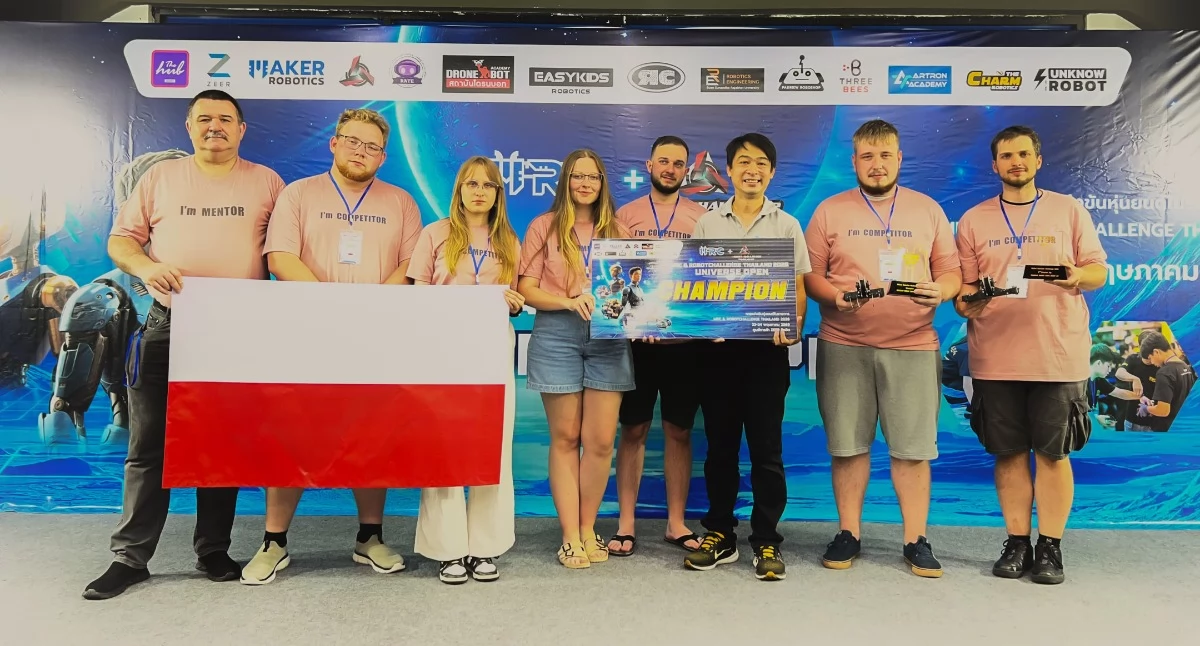 Edukacja, Ogromny sukces białostockich studentów zawodach Tajlandii! - zdjęcie, fotografia