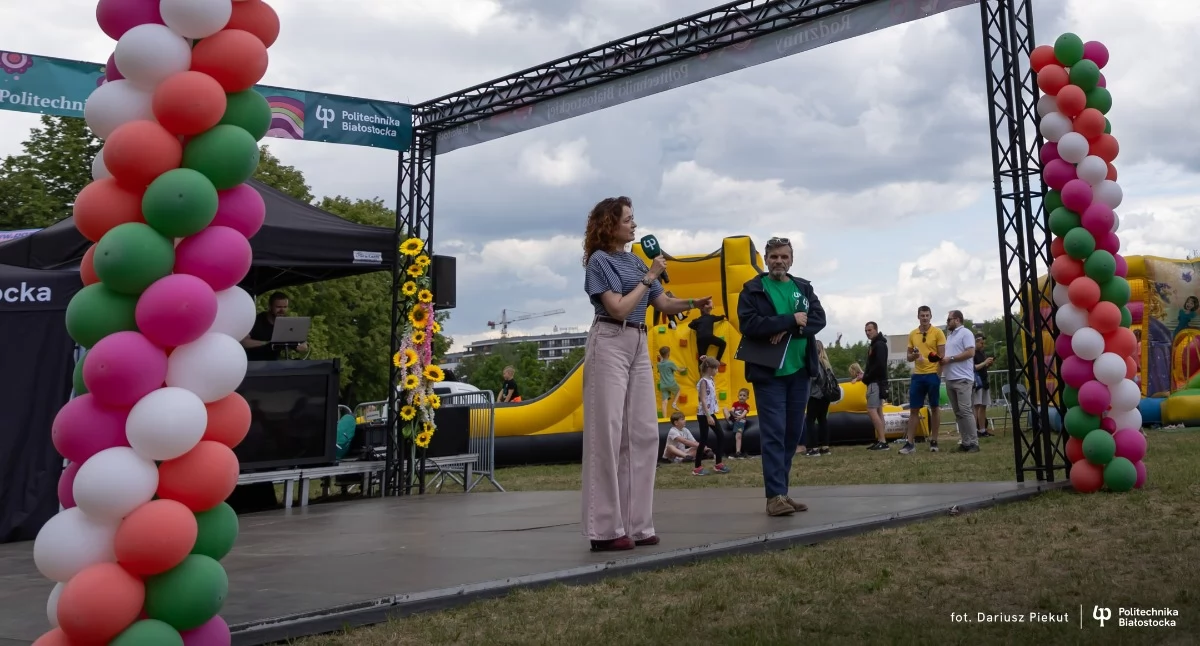 Rodzina, Inżynieria uśmiechu kampusie! Ponad osób wielkim Pikniku Rodzinnym - zdjęcie, fotografia
