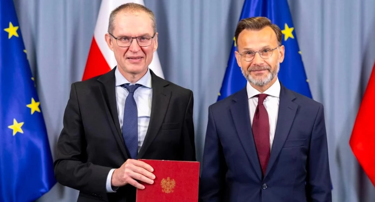 Polityka w regionie, Niezłomny dziennikarz Białymstoku Andrzej Poczobut odebrał Kartę Polaka - zdjęcie, fotografia