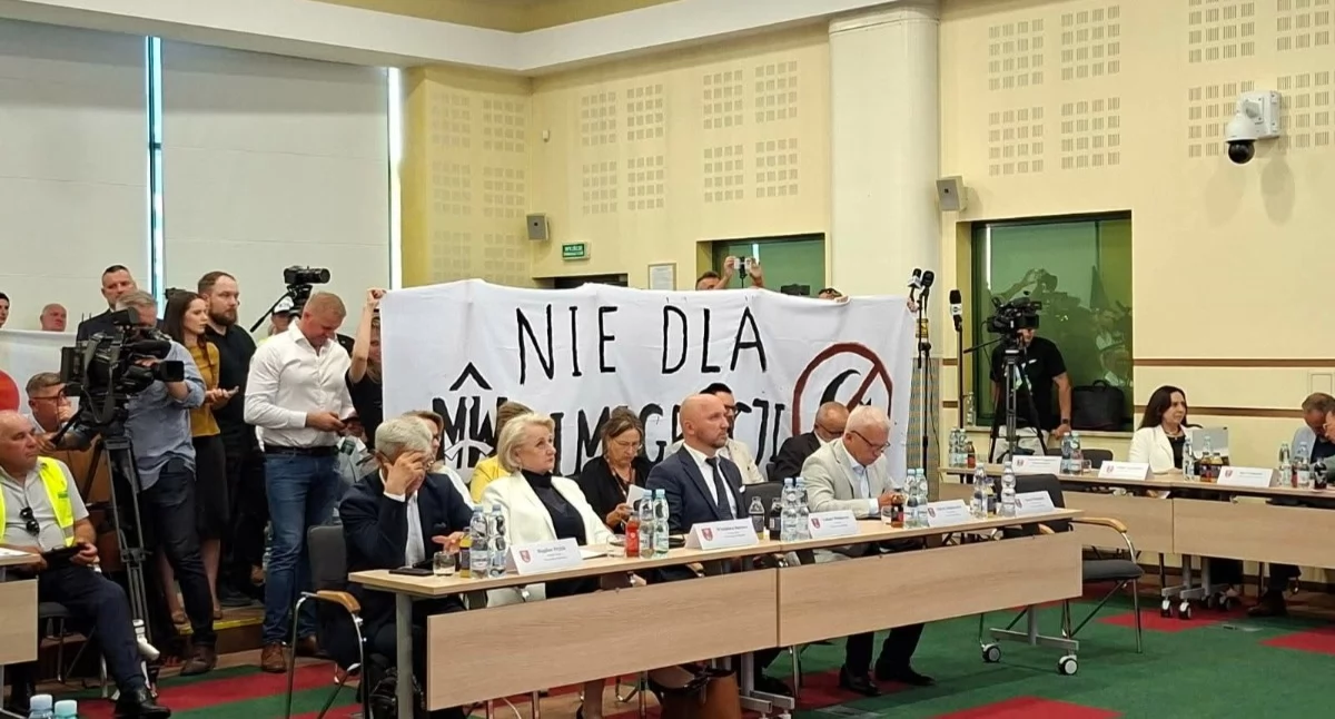 Awantura w Sejmiku! Stanowisko marszałka przyjęte, opozycja grzmi o zdradzie i sprzedaży Podlasia