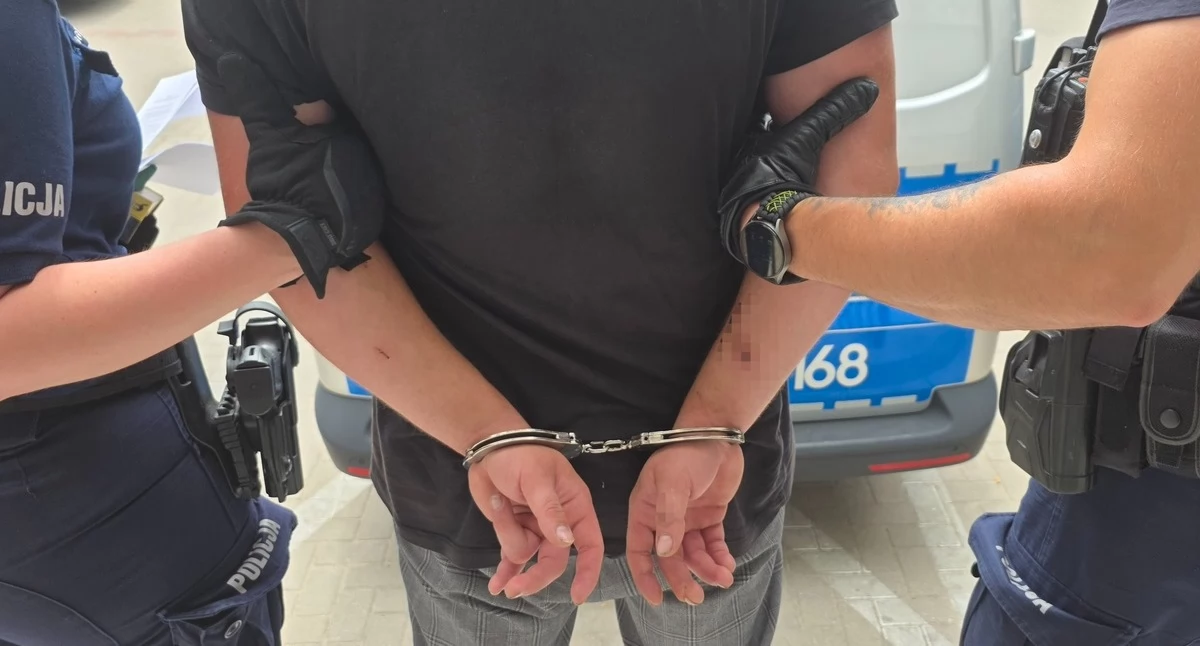 Poprosił o papierosa, ukradł saszetkę. Bezczelny złodziej w rękach policji