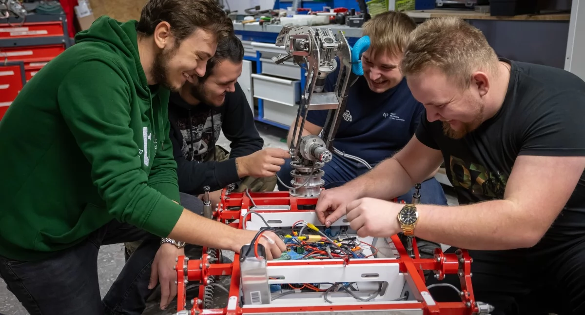 Edukacja, Sukces Politechniki Białostockiej roboty Meksykiem - zdjęcie, fotografia