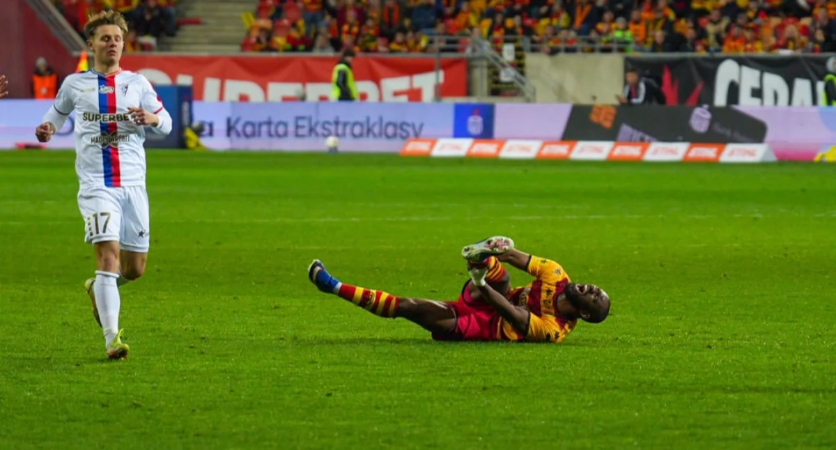 Jagiellonia, dalej byłą gwiazdą Jagiellonii Białystok Afimico Pululu cłągle nowego klubu - zdjęcie, fotografia