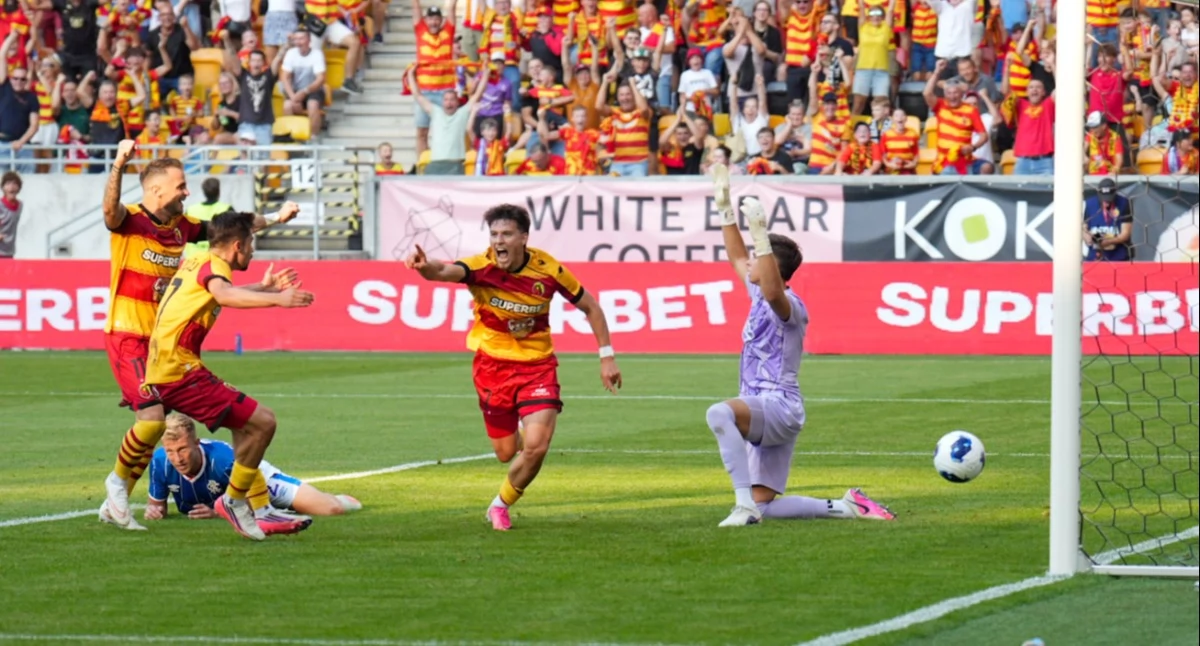Jagiellonia, Białystok świętuje! Szmyt strzela ogrywa szkockiego giganta bliżej awansu! - zdjęcie, fotografia
