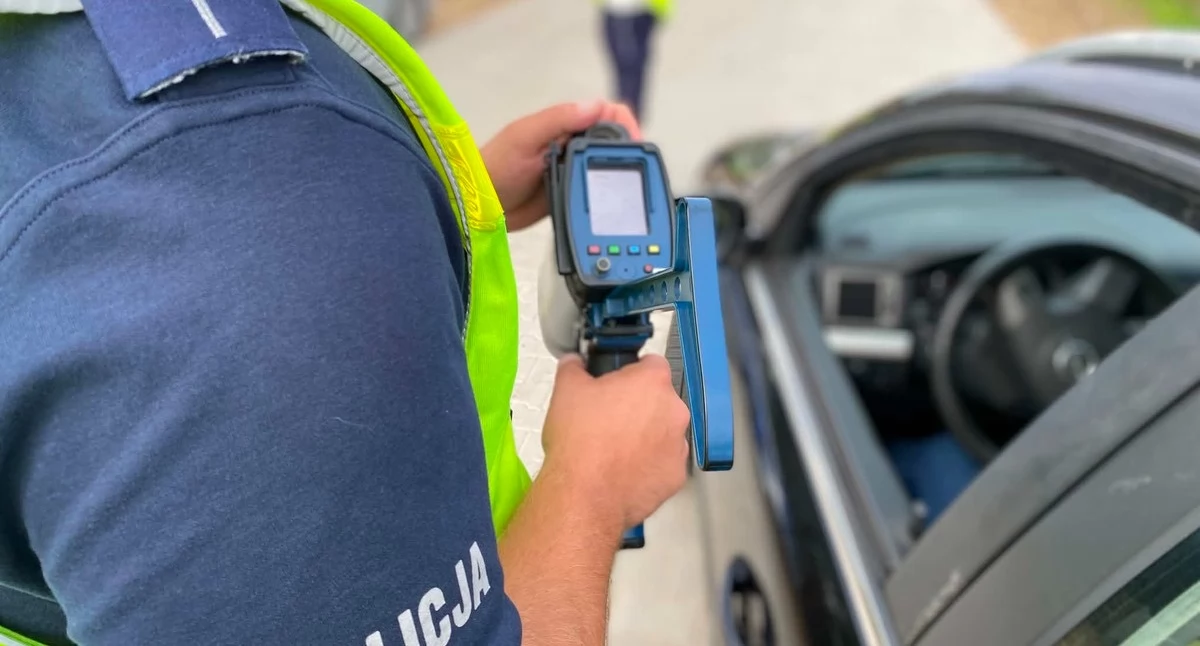 18-latek pędził 130 km/h w mieście: młody kierowca stracił prawo jazdy