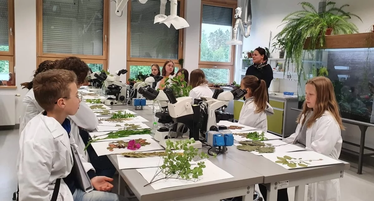 Edukacja, Uniwersytet Białymstoku zaprasza młodych ekologów - zdjęcie, fotografia