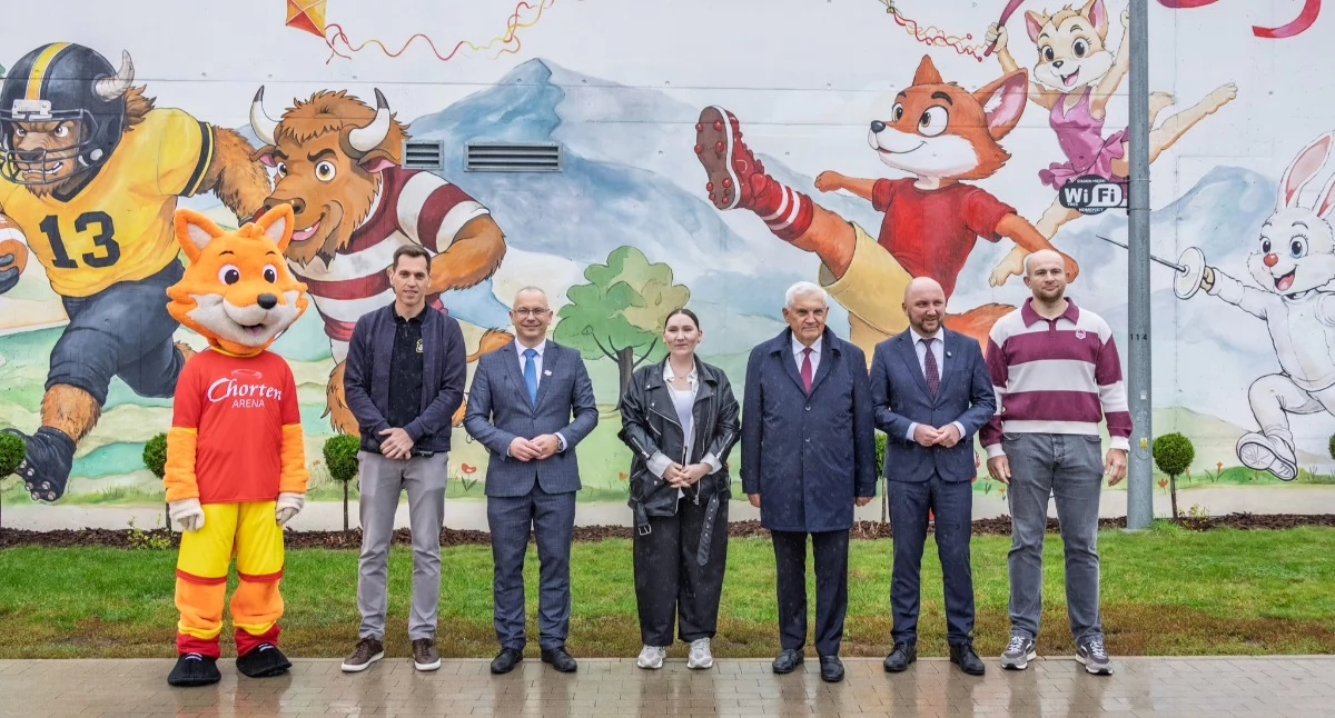 Nowy kolorowy mural ozdobił Chorten Arenę