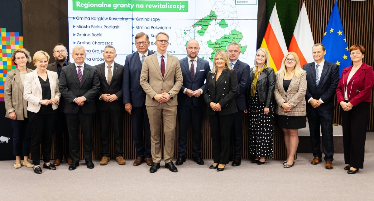 Dotacje, Prawie miliony złotych podlaskich samorządów Samorząd województwa wspiera Choroszcz Białystoku - zdjęcie, fotografia
