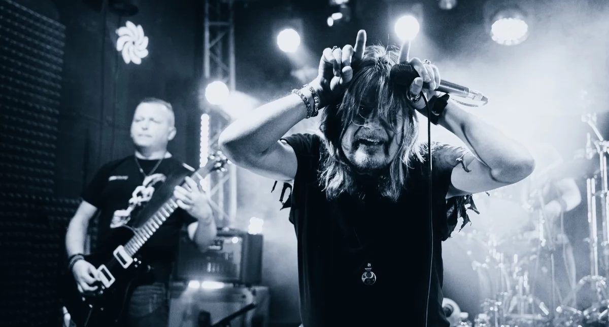 Światowa gwiazda rocka odwiedzi klub Sześcian