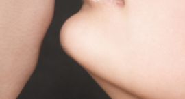 closeup-of-pair-women-kissing-1423239-m