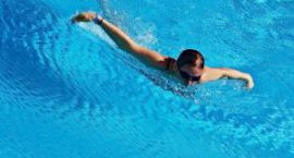 butterfly-stroke-swimming-woman-1137298-m