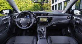 Toyota Auris1
