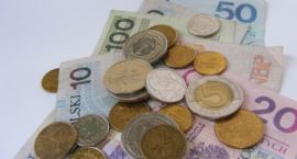 money---coins-and-banknotes-1429268-m