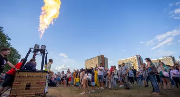 Balonowy zawrót głowy na Politechnice Białostockiej: Fiesta Balonowa 2025 przyciągnęła tłumy