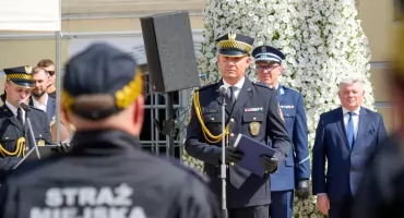 Białostocka Straż Miejska świętowała. Awanse i nagrody dla wyróżniających się funkcjonariuszy