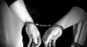 Dramat w Bielsku Podlaskim: pijany mąż pobił żonę - kobieta musiała chować się w piwnicy